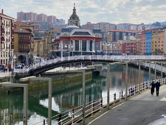 Piso De Diseno Con Vistas A La Ria. Appartement Bilbao Buitenkant foto